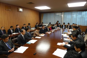 8日県党県議団P1110677